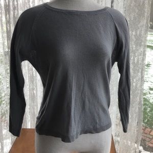 Avec large very lightweight sweater